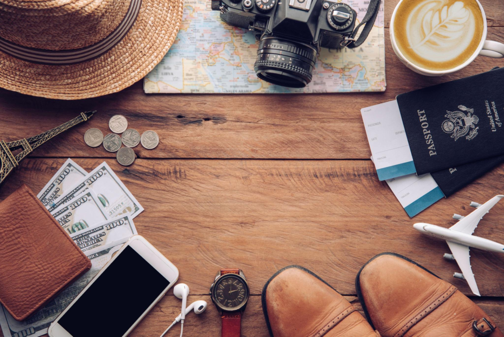 10 Travel Hacks That Will Save You Thousands (Smart Traveler Guide 2026)